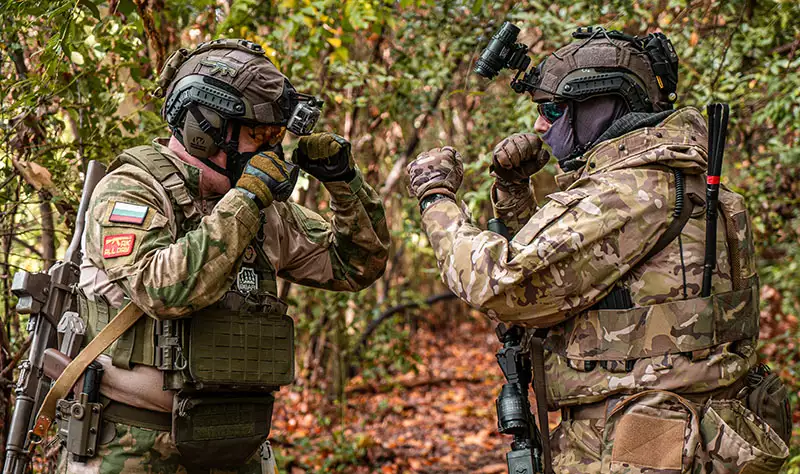 banniere en tete page m4 vs ak jpg